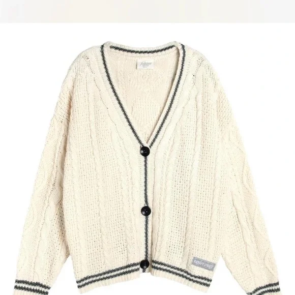 Taylor Swift Folklore cardigan - Picture 1 of 4